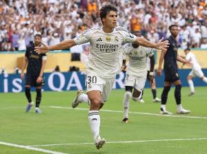 六台嘉宾：贡萨洛对阵多特必须首发，他的压迫逼抢对阿隆索很重要