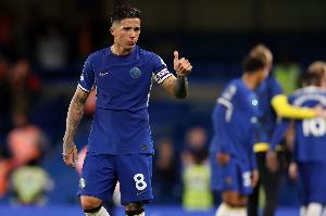 亚博体育-单赛季英超主客场均攻破热刺球门，恩佐是切尔西中场第三人