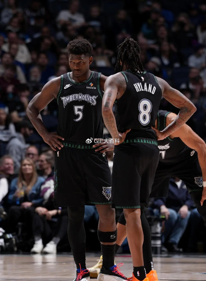 亚博-谁是乔丹？华子41分+5抢断打爆灰熊，末节13分+三分杀死比赛！|森林狼|爱德华兹|乔丹-麦克劳林|明尼苏达森林狼队|体育赛事讨论_新浪体育_新浪新闻